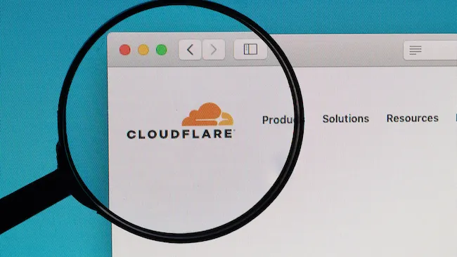 AI Labyrinth: เครื่องมือใหม่ของ Cloudflare หลอก AI Crawlers ด้วยหน้าเว็บปลอม