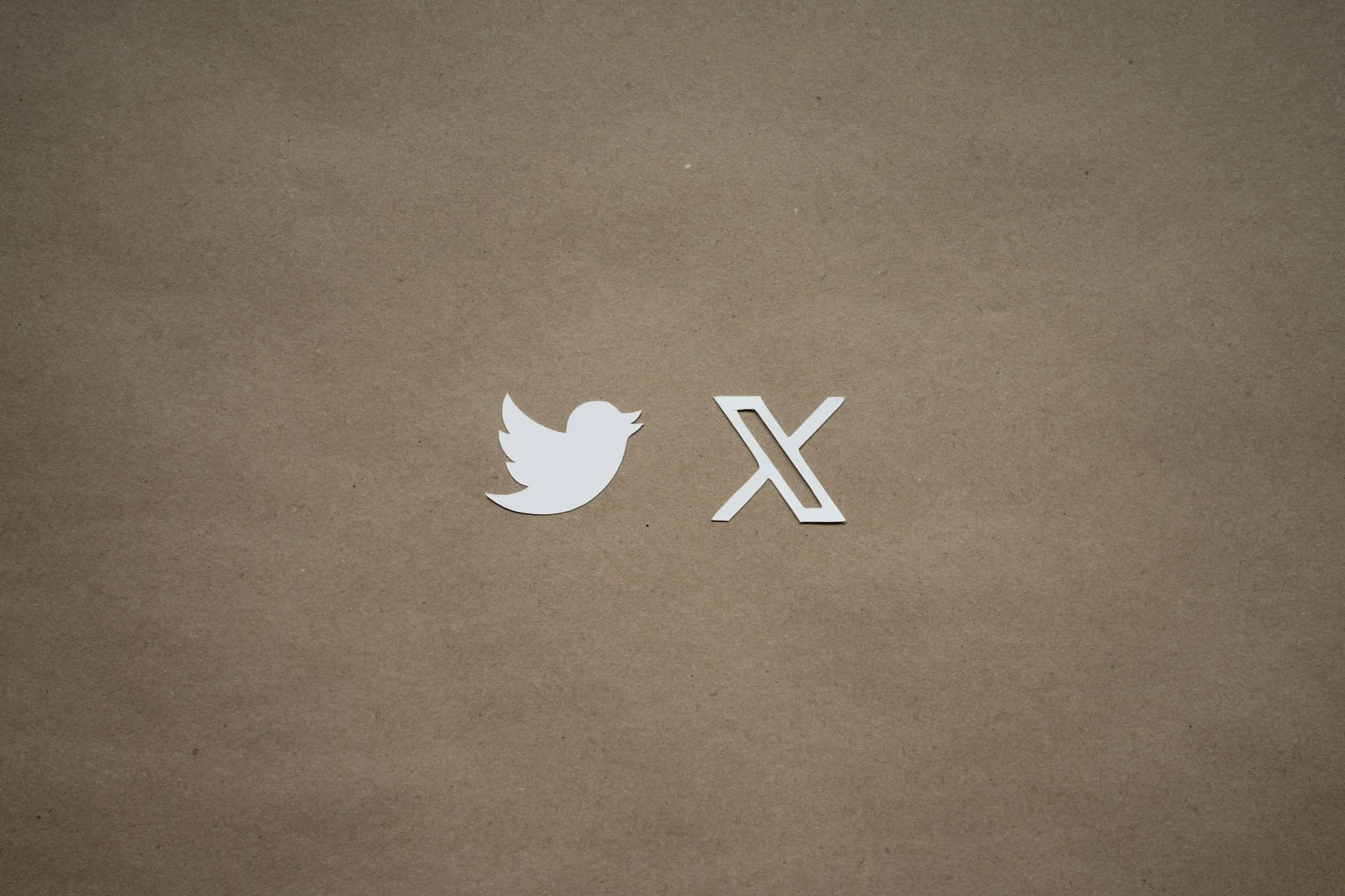 อีลอน มัสก์ ให้เหตุผลว่า ความขัดข้องของแพลตฟอร์ม X เกิดจากการโจมตีทางไซเบอร์อย่างรุนแรง